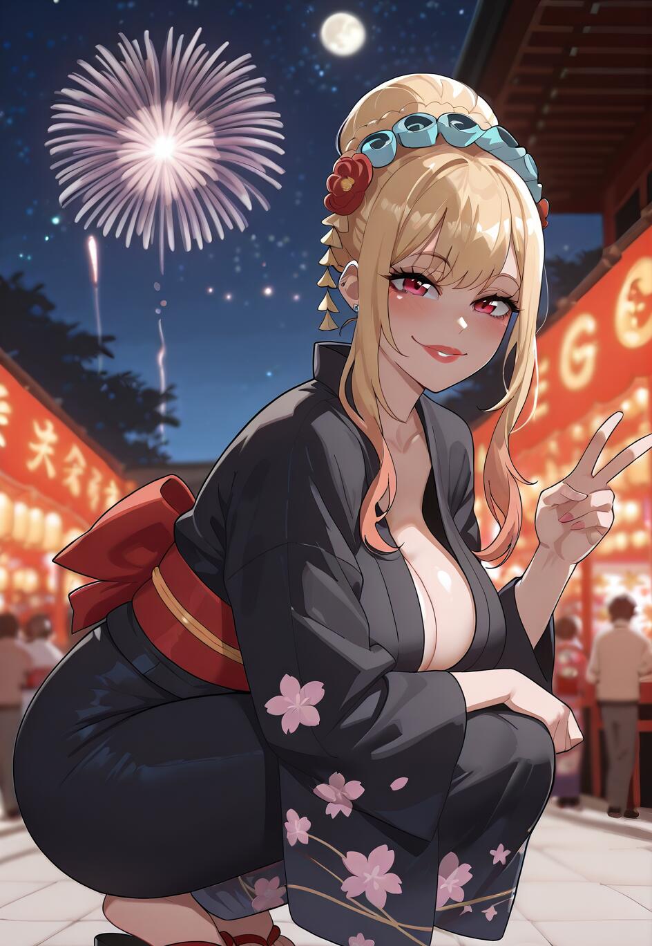 Marin Kitagawa, protagonista di «My Dress-Up Darling», è seduta a gambe incrociate indossando un yukata nero con motivi a forma di fiori rosa, durante un festival notturno. Sorride e fa il segno della pace mentre un fuoco d’artificio esplode nel cielo sopra di lei.