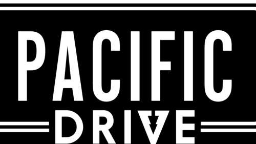 Un’auto che si muove attraverso un paesaggio boschivo nebbioso e misterioso, ispirato... 8K