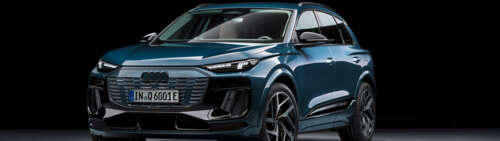 Una vista dettagliata di un moderno SUV di lusso elettrico Audi Q6 E-tron. Dual UHD