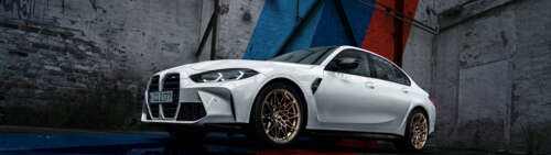 Un’elegante e potente BMW M3, un’auto sportiva di lusso. Dual UHD