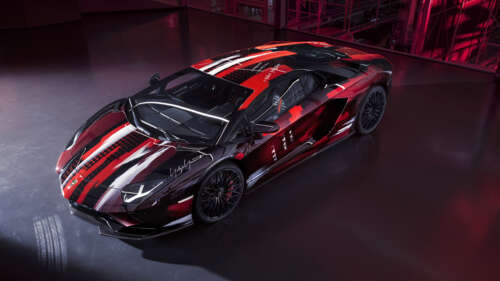 Una Lamborghini Aventador S, supercar elegante e potente, che mette in risalto il... 8K