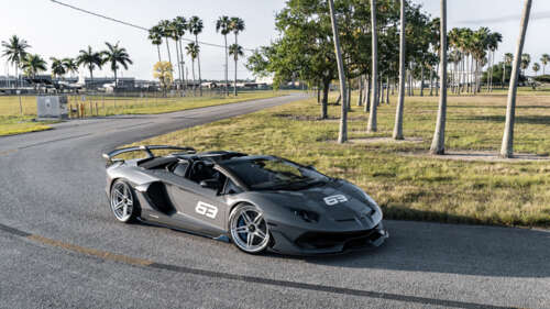 Una Lamborghini Huracan, supercar elegante e potente, che mette in risalto il suo... 4K (Ultra HD)