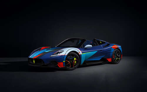 Una supercar Maserati MC20 dalle prestazioni elevate, caratterizzata da un design... 7680x4800