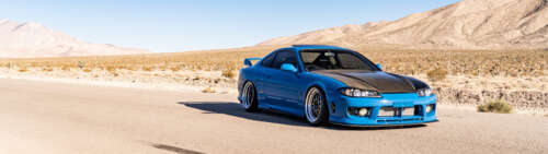 Una Nissan Silvia S15, un’auto sportiva ad alte prestazioni, esposta in un contesto... Dual UHD