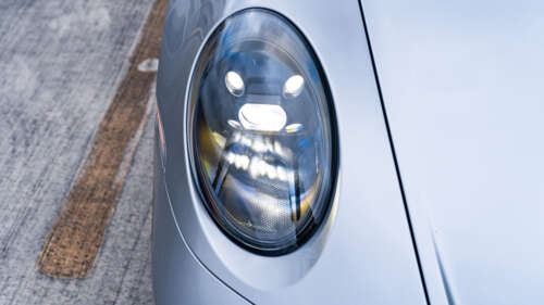 Una Porsche GT3 RS, un’auto sportiva ad alte prestazioni, caratterizzata da una carrozzeria... 8K