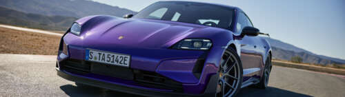 Una fotografia professionale di una Porsche Taycan Turbo S, un’elegante auto elettrica... Dual UHD