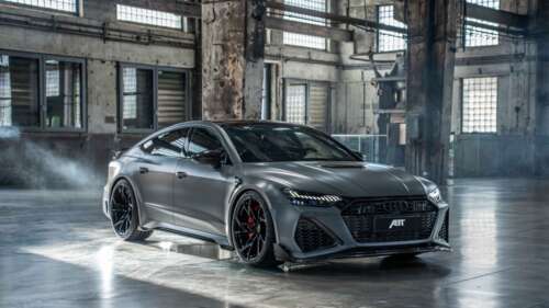 Un’elegante berlina Audi RS7 ad alte prestazioni, con una carrozzeria metallizzata... 4K (Ultra HD)