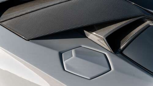 Una Lamborghini Huracán, un’auto sportiva ad alte prestazioni, caratterizzata da... 8K