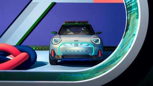 Una fotografia ad alta risoluzione di una MINI Aceman, un veicolo elettrico, che... 4K (Ultra HD)