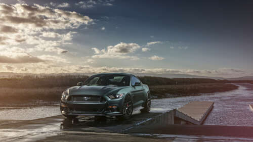 Una potente ed elegante Ford Mustang GT, un’auto sportiva che mette in risalto il... 4K (Ultra HD)