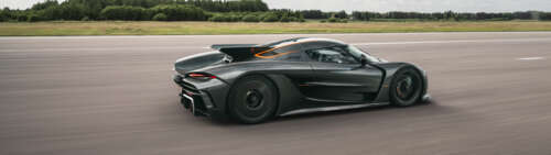 Una hypercar Koenigsegg Jesko Absolut ad alte prestazioni, caratterizzata da una... Dual UHD