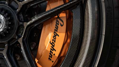 Un’immagine ad alta risoluzione di una Lamborghini Aventador SVJ, una supercar che... 4K (Ultra HD)