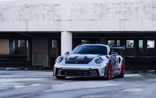 Una Porsche GT3 RS elegante e potente, che mette in risalto le sue linee aerodinamiche... 7680x4800