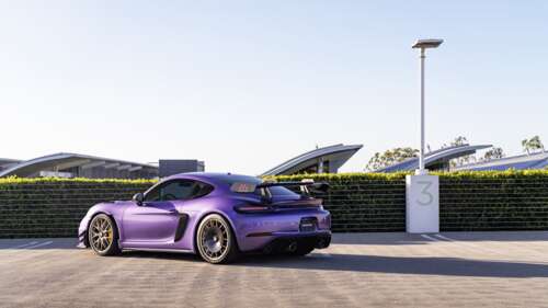 Una Porsche GT3 RS, un’auto sportiva ad alte prestazioni caratterizzata da un design... 4K (Ultra HD)