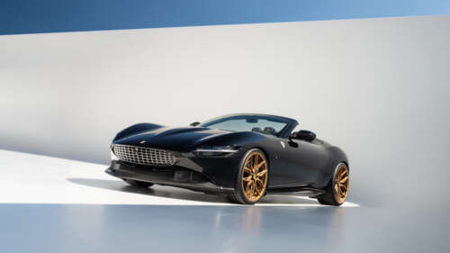 Una Ferrari Roma, elegante e raffinata, un’auto sportiva di lusso che mette in risalto... 8K