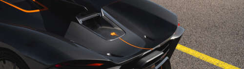 Una Koenigsegg Jesko Absolut, un’hypercar elegante e aerodinamica, ripresa in un... Dual UHD