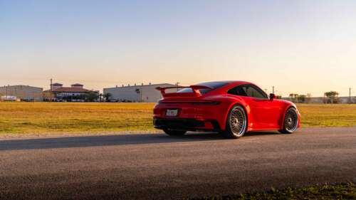 Una fotografia ravvicinata e ad alta risoluzione di una moderna Porsche 992 GTS,... 4K (Ultra HD)