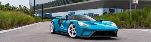 Una Ford GT, supercar ad alte prestazioni, caratterizzata dalla sua inconfondibile... Dual UHD