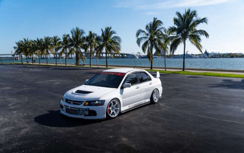 La potente Mitsubishi Lancer Evolution IX, una berlina sportiva, immortalata in una... 7680x4800