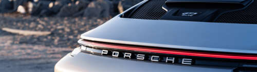 Una Porsche GT3 RS, un’auto sportiva ad alte prestazioni, caratterizzata da un design... Dual UHD