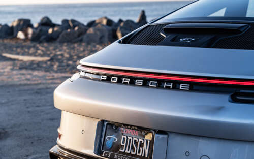 Una Porsche GT3 RS, un’auto sportiva ad alte prestazioni, caratterizzata da un design... 7680x4800