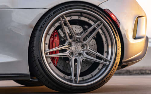 Una supercar McLaren dalle prestazioni elevate, caratterizzata da linee aerodinamiche... 7680x4800