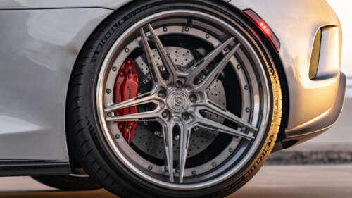 Una supercar McLaren dalle prestazioni elevate, caratterizzata da linee aerodinamiche... 4K (Ultra HD)