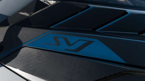 Una supercar Lamborghini dalle prestazioni elevate, caratterizzata da una carrozzeria... 4K (Ultra HD)