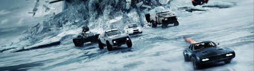 Una rappresentazione cinematografica di un’auto e di un grande sottomarino, ispirata... Dual UHD