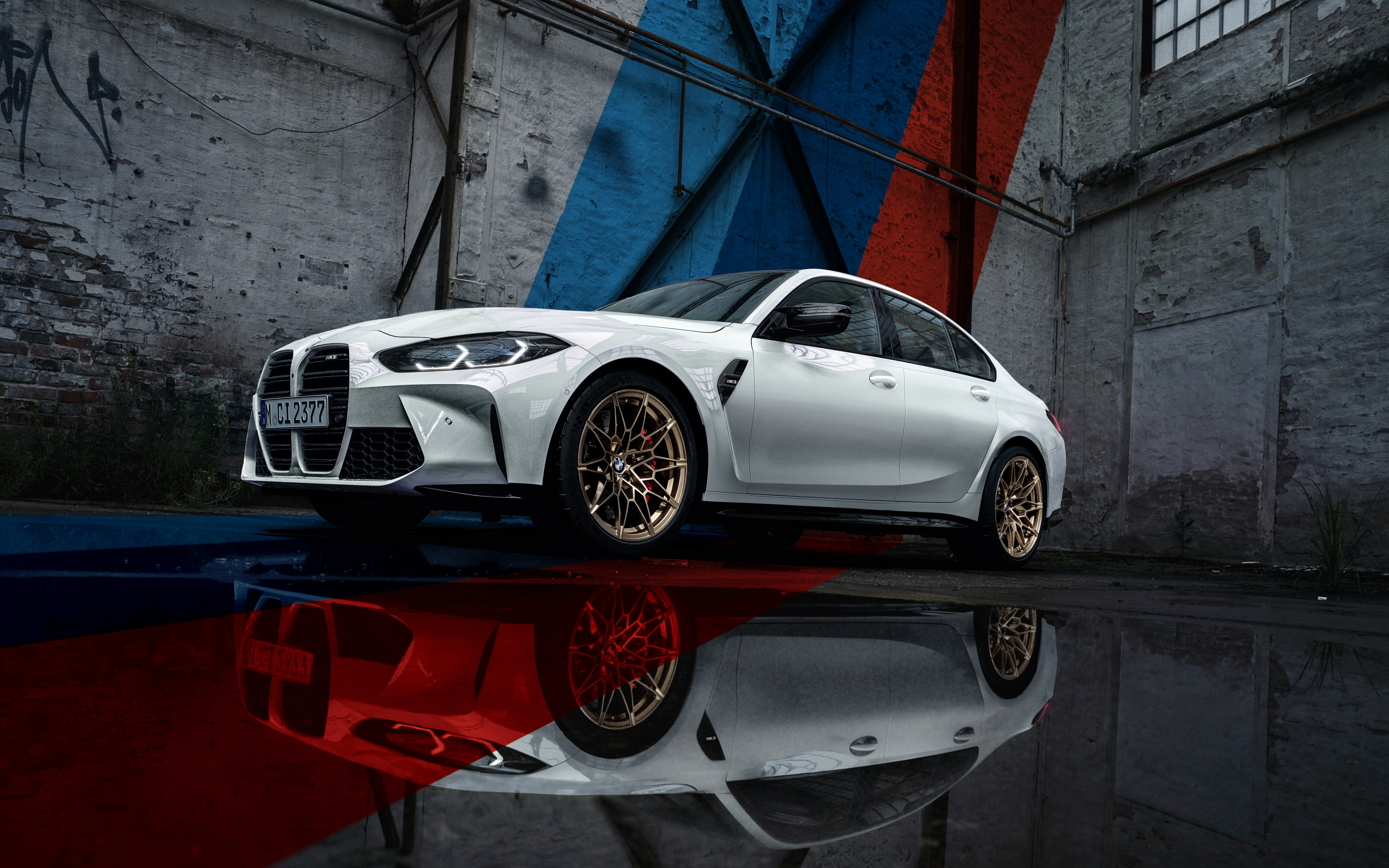 Un’elegante e potente BMW M3, un’auto sportiva di lusso.