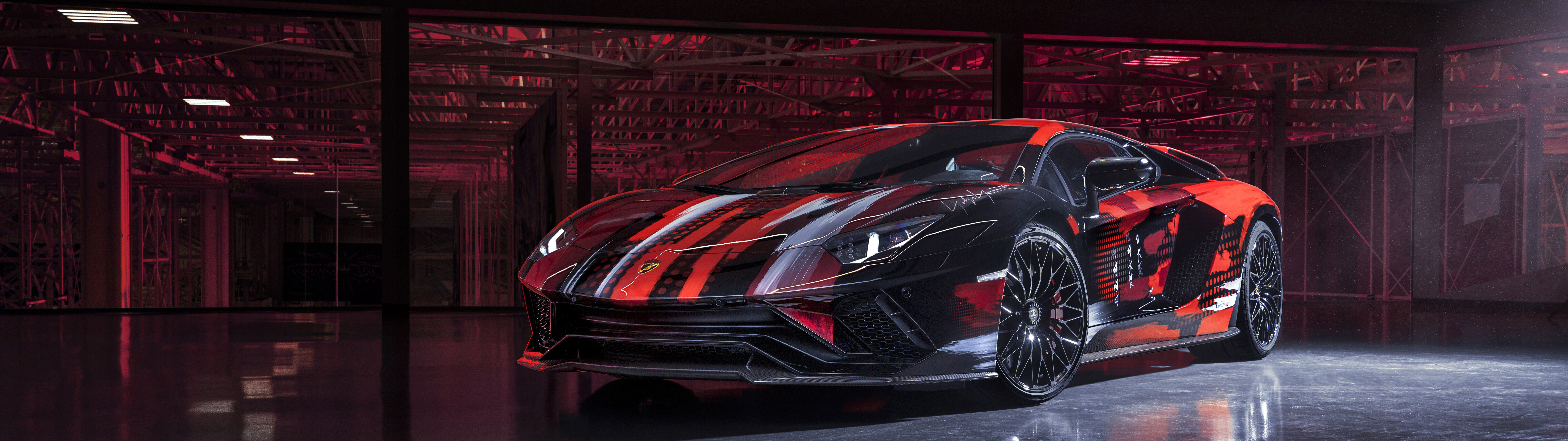 Una Lamborghini Aventador S, supercar elegante e dalle prestazioni elevate, caratterizzata da un design aerodinamico aggressivo e finiture di lusso.